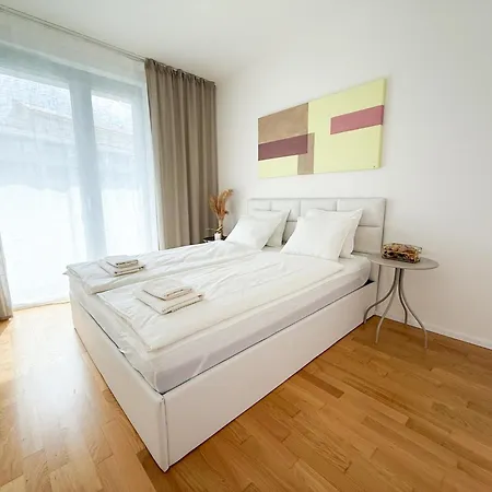 New Modern In Center With Terrace And Parking Apartament Praga
